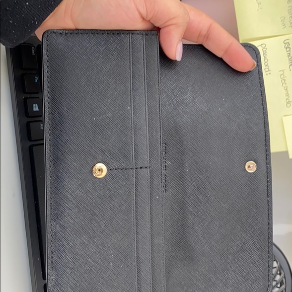 Micheal Kors Wallet - Picture 3 of 3